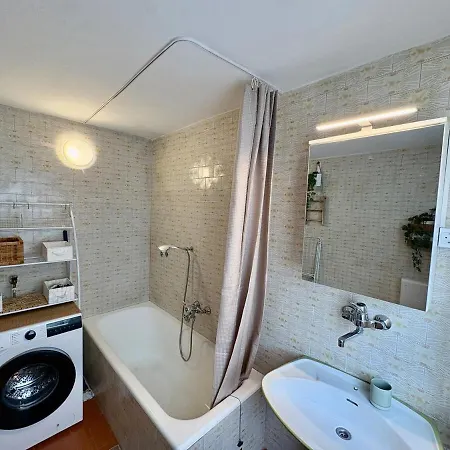 Apartamento Quiet Suburbs Large And Free Parking *